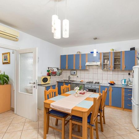 Apartment Milena Pula Bagian luar foto